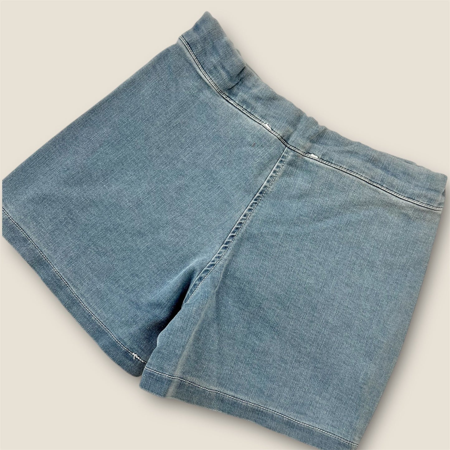 Falda-pantalón denim cruzada.