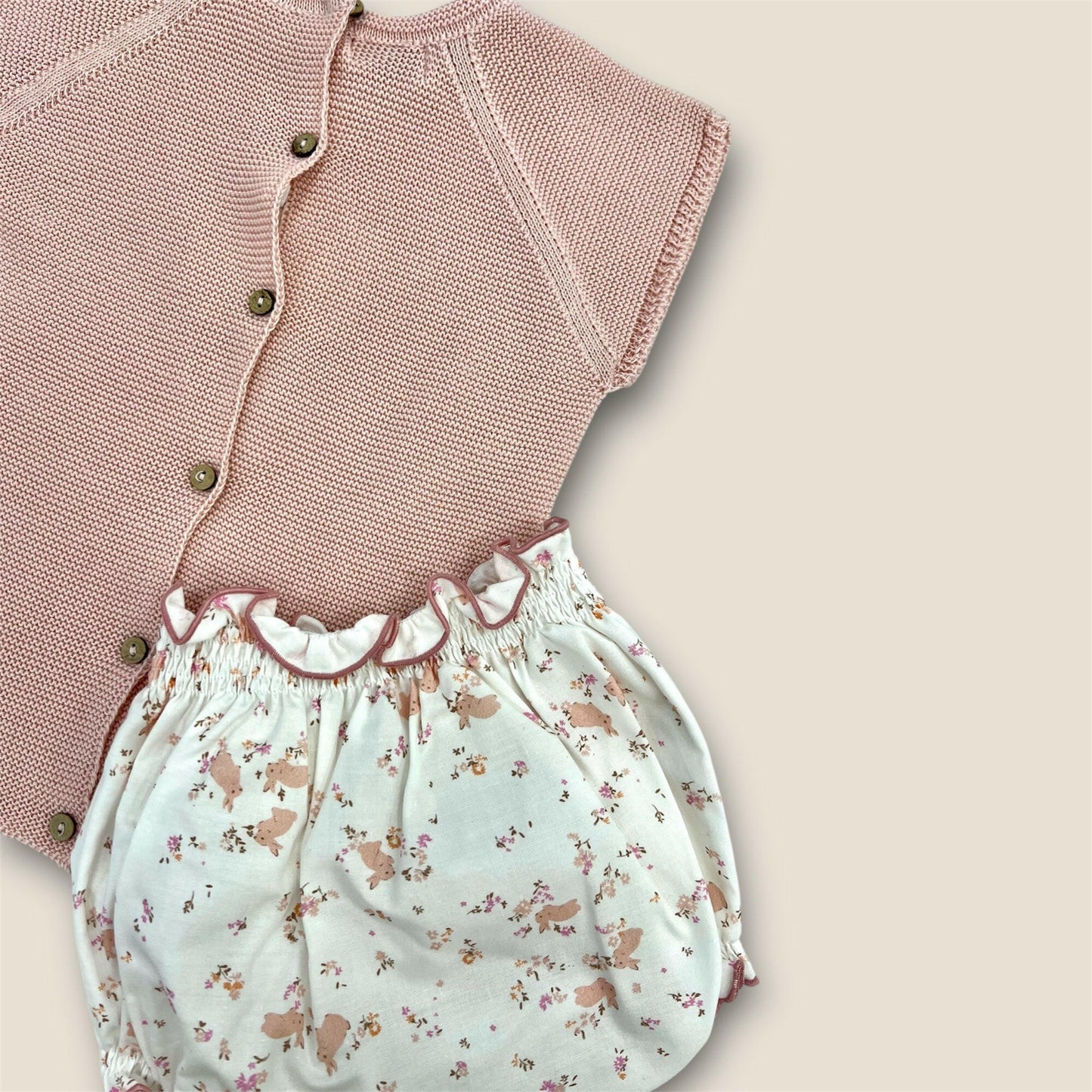 Conjunto rosa con lazo y conejitos Peques del Valle