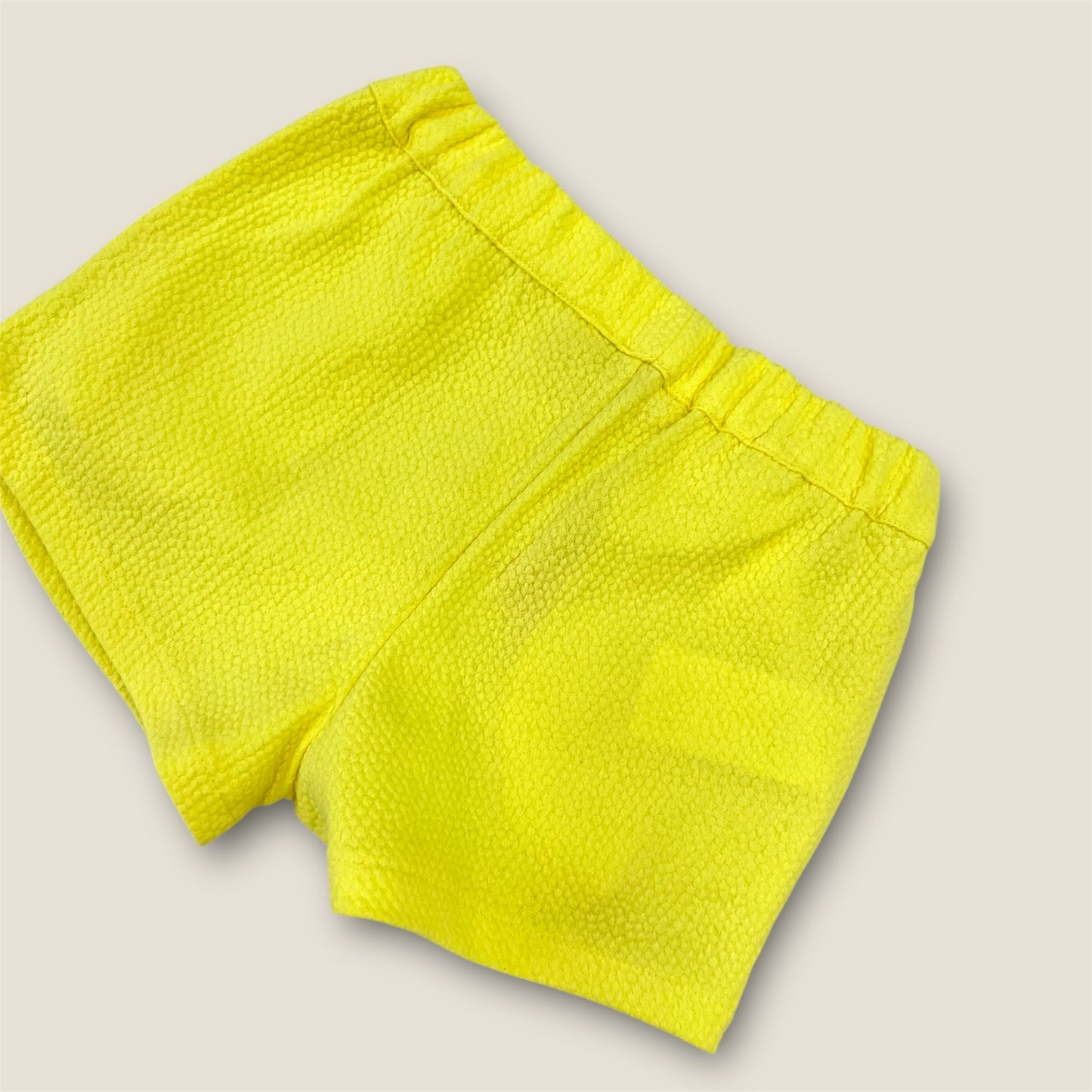 Short limón con botones Peques del Valle