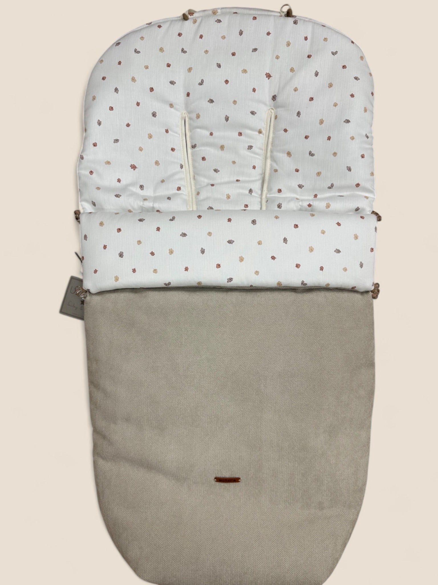 Saco de tejido beige con muselina estampada de hojas en tonos tierra Peques del Valle