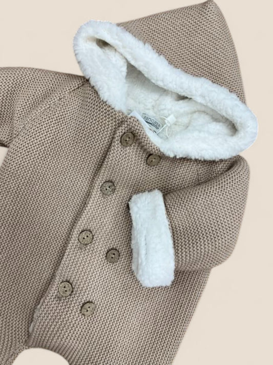 Buzo de punto con capucha y forro borreguito beige PANGASA