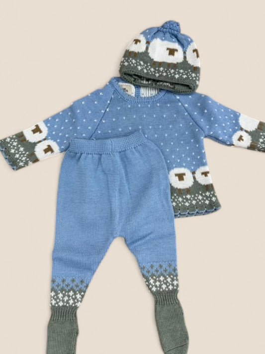 Conjunto de punto azul con ovejitas y gorro Lolittos