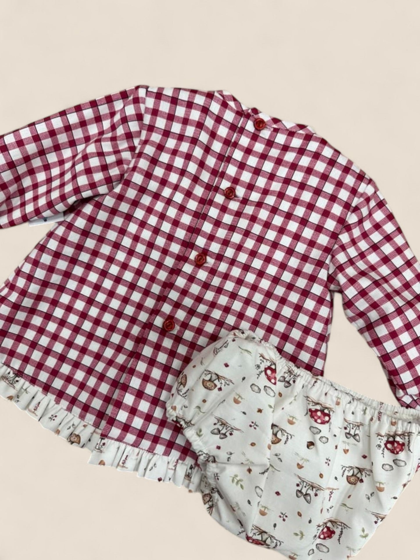 Conjunto bebé cuadros burdeos con blusa estampada bosque Belén Costales