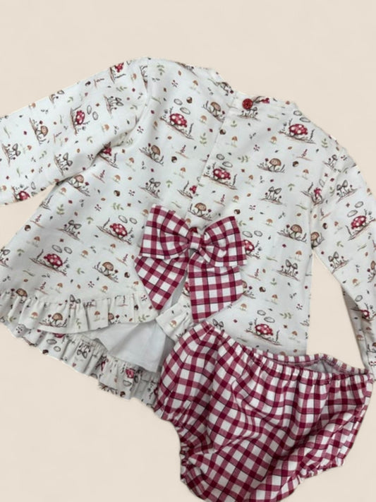 Conjunto bebé cuadros burdeos y blusa estampada bosque Belén Costales
