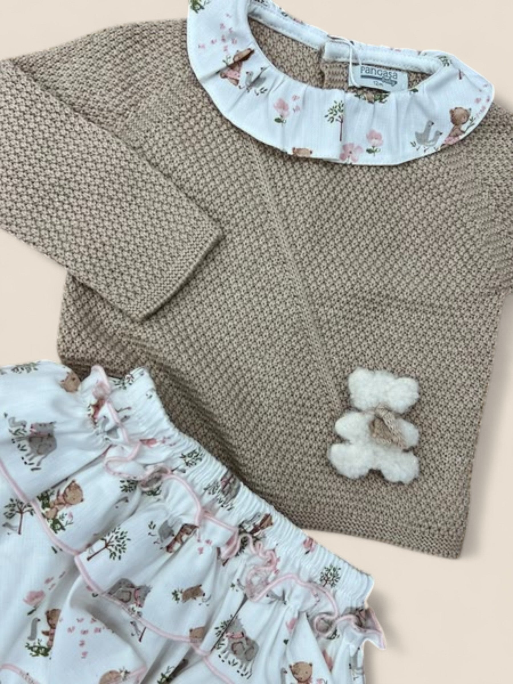 Conjunto bebé punto beige con ranita volantes estampada PANGASA