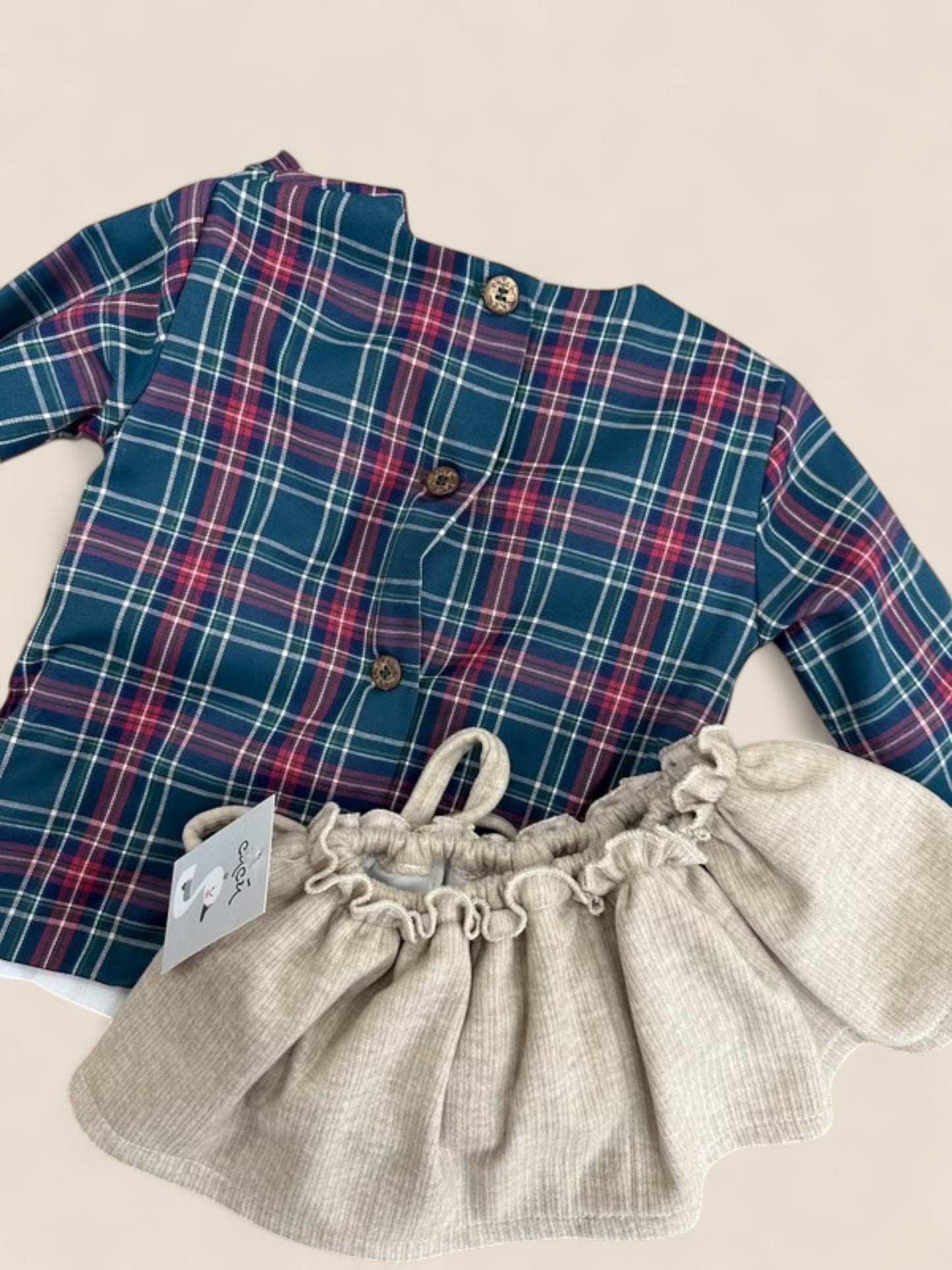 Conjunto niña blusa cuadros y falda gris con pompón CUCÚ