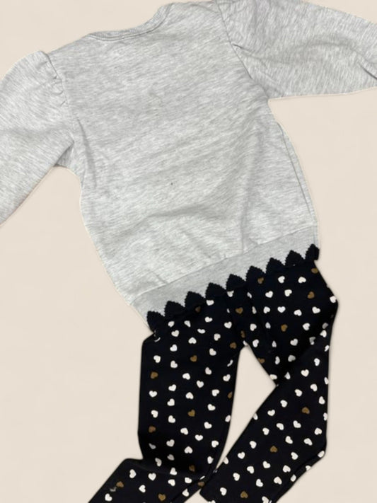 Conjunto niña osito gris con corazones KYLY