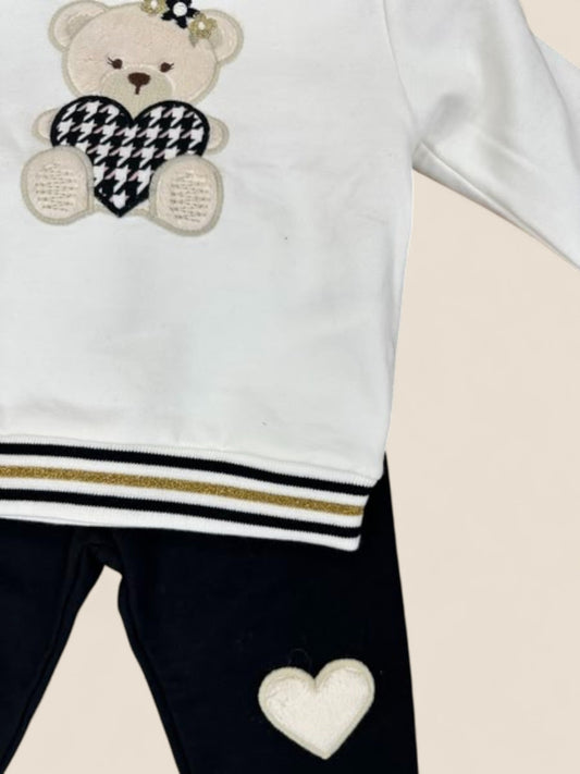 Conjunto niña sudadera osito blanco y pantalón negro con corazones KYLY