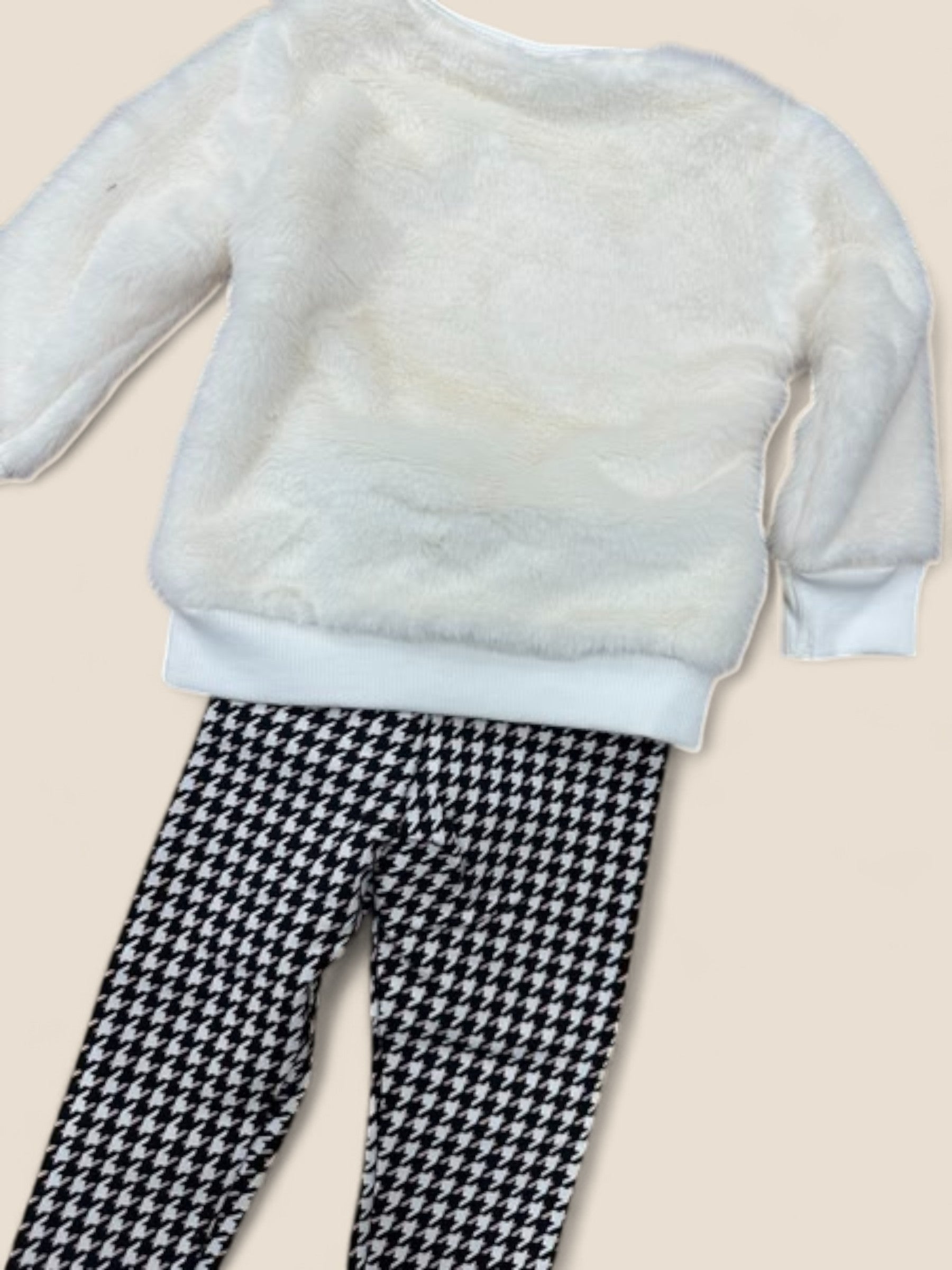 Conjunto niña sudadera perrito blanco y leggings pata de gallo KYLY