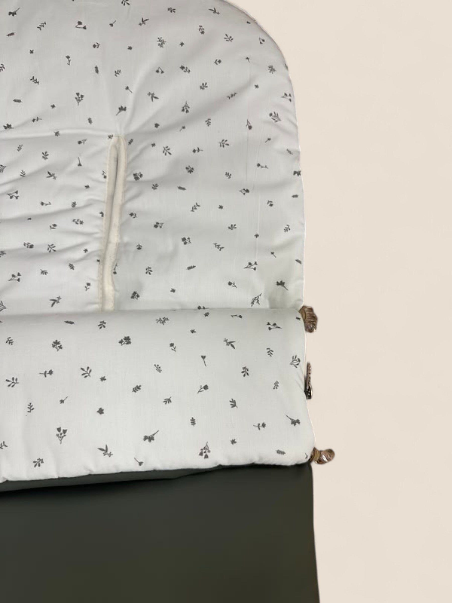 Saco universal polipiel verde militar con interior floral Peques del Valle