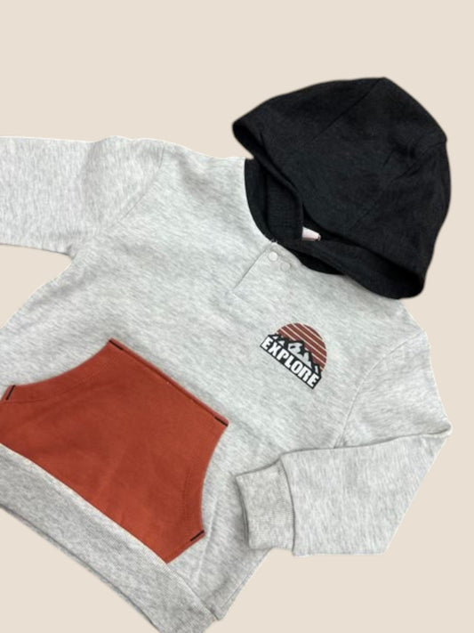 Sudadera gris con capucha “Explore/Adventure” y bolsillo teja | Boboli BOBOLI
