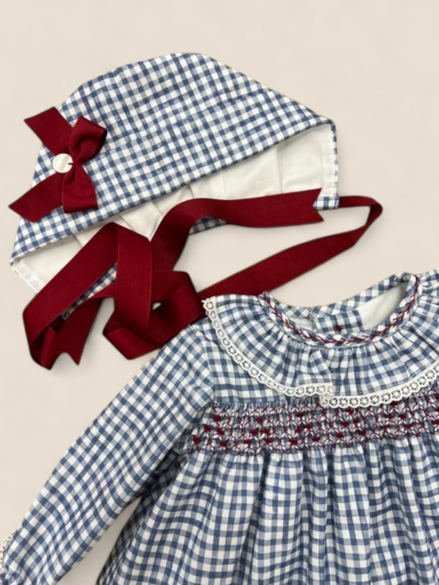 Vestido bebé cuadros vichy azul con capota Belén Costales