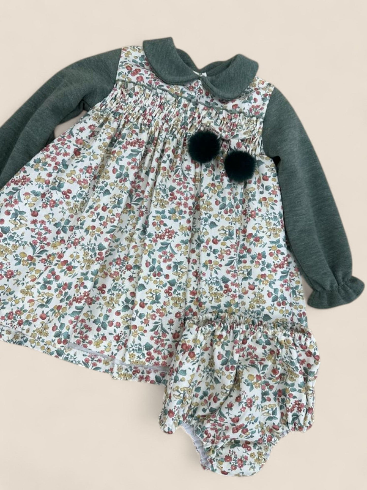 Vestido floral con jersey verde y braguita a juego CUCÚ