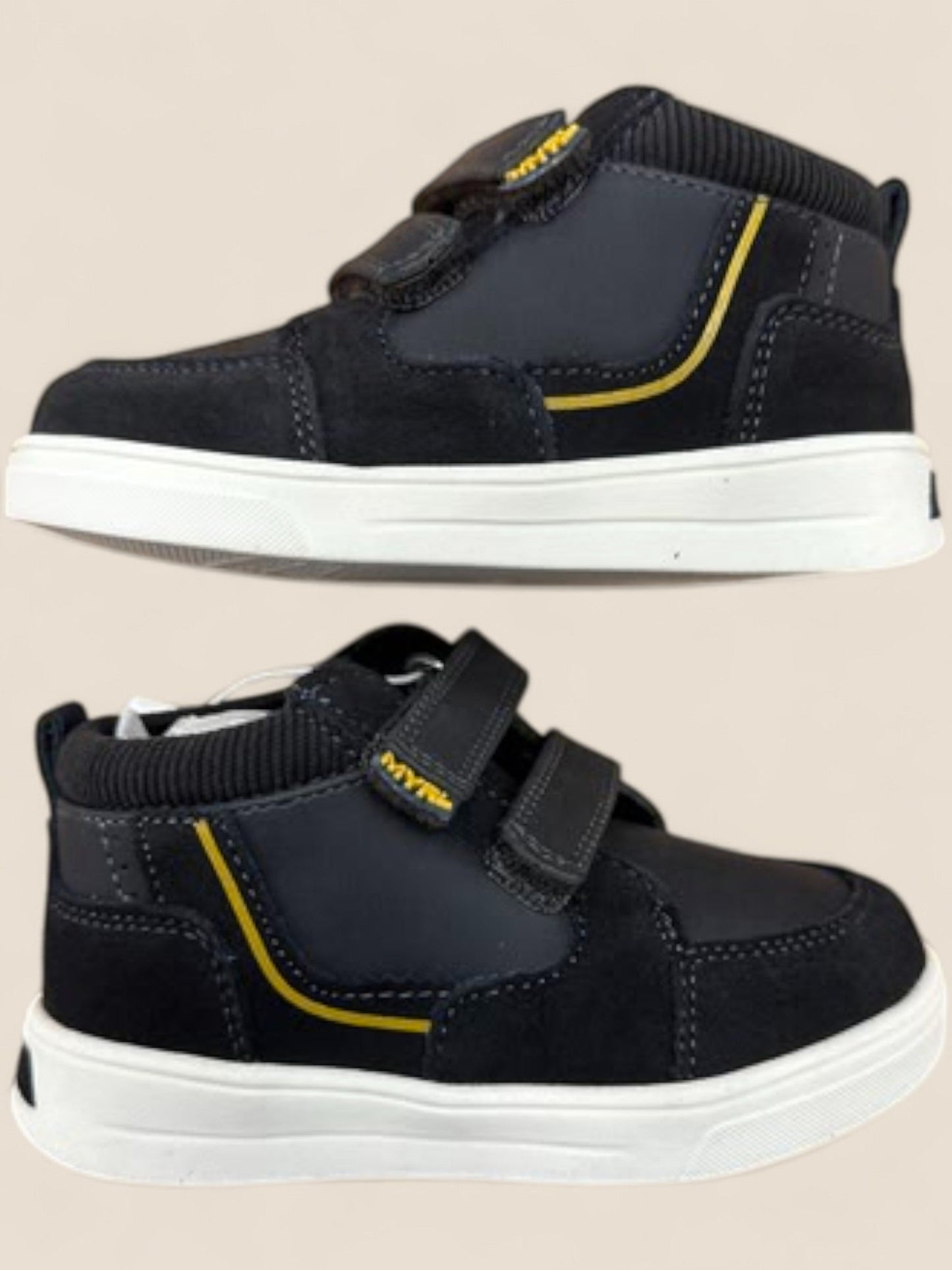 Zapatillas deportivas niño negro con detalles amarillos y velcro Mayoral