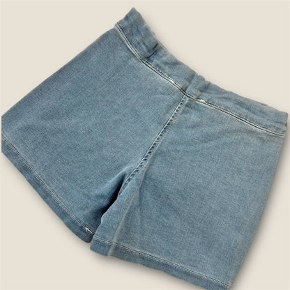 Falda-pantalón denim cruzada.
