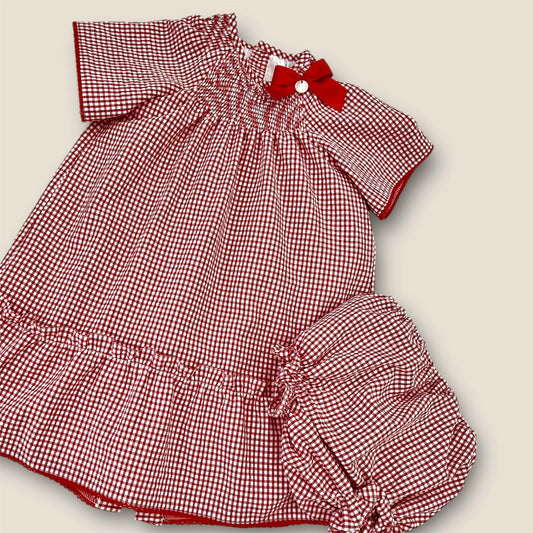 Vestido vichy rojo.