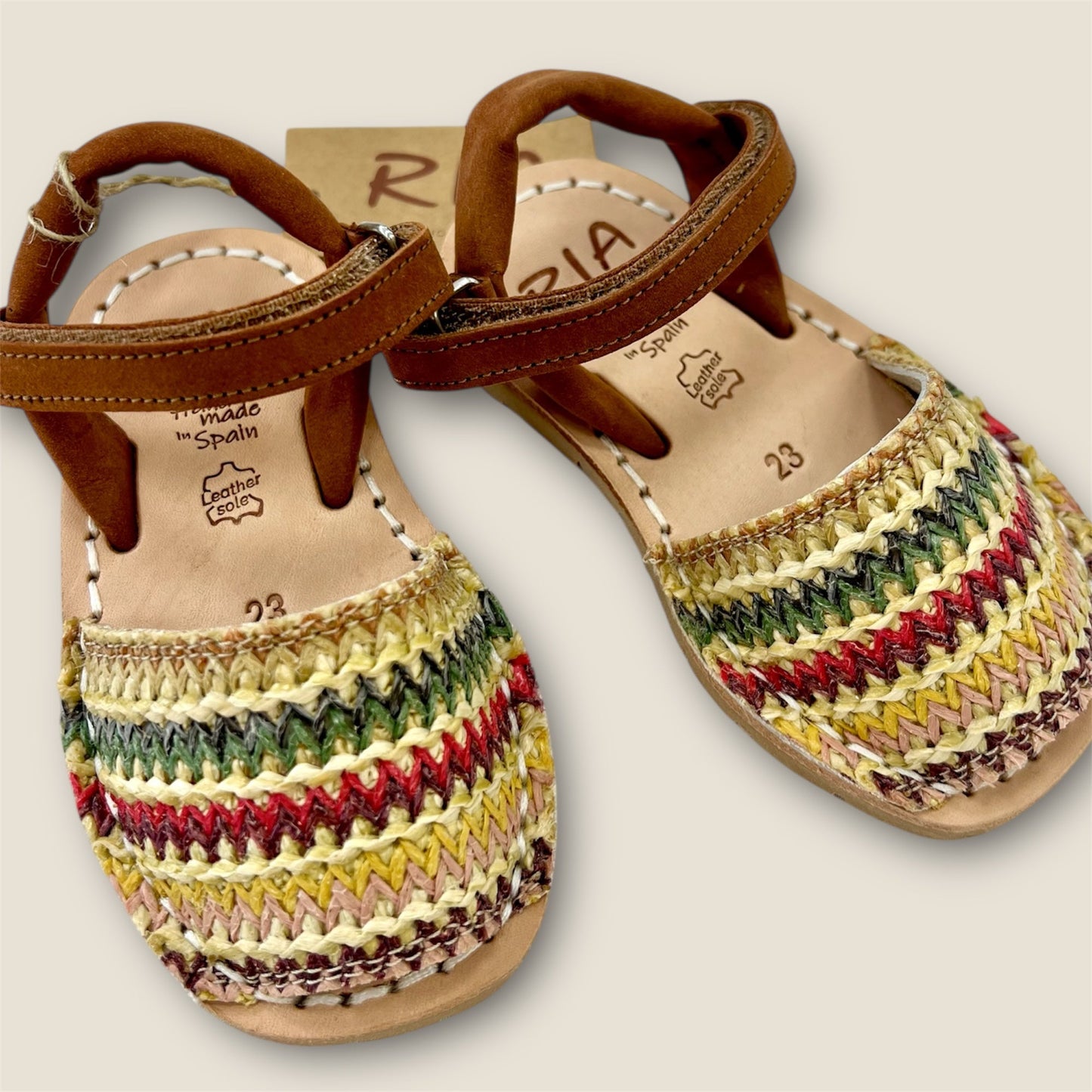 Menorquinas rafia multicolor.