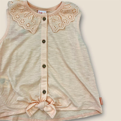 Blusa melocotón con bordado.