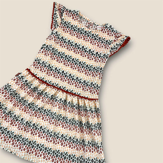 Vestido étnico.