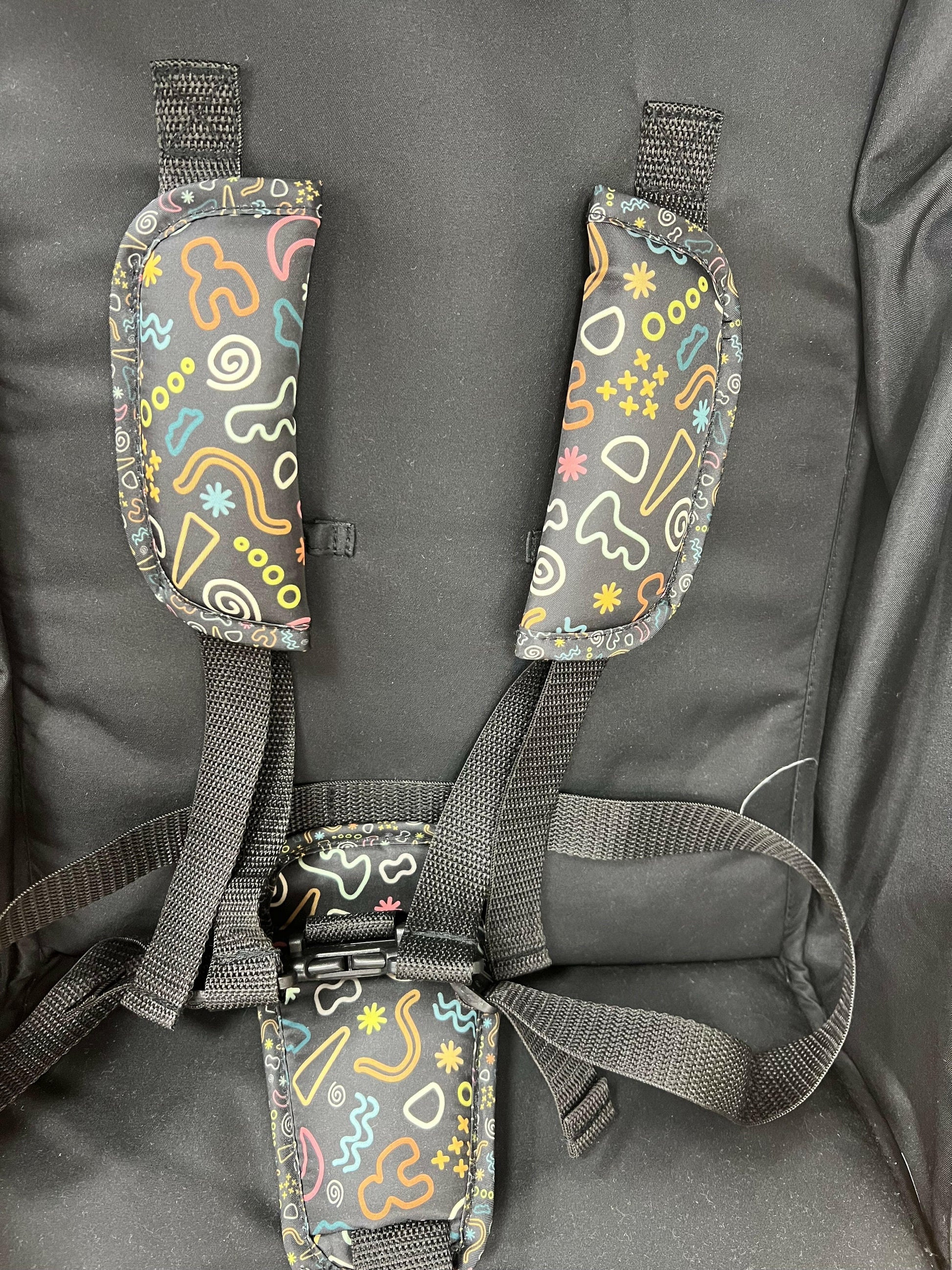 Silla de paseo ligera Chicco Ohlalà 3 negra con estampado Peques del Valle