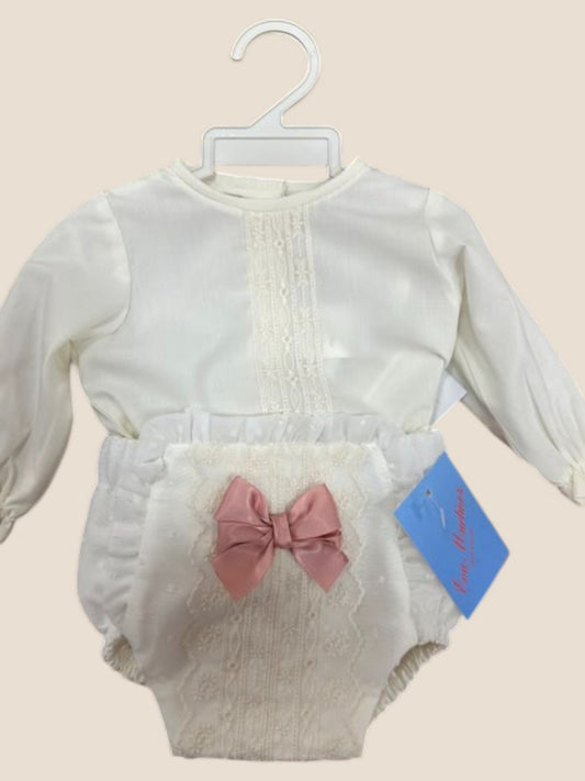 Conjunto bebé blanco roto con encaje y lazo rosa empolvado Eva Martinez