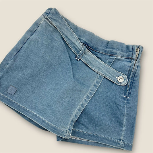 Falda-pantalón denim cruzada.