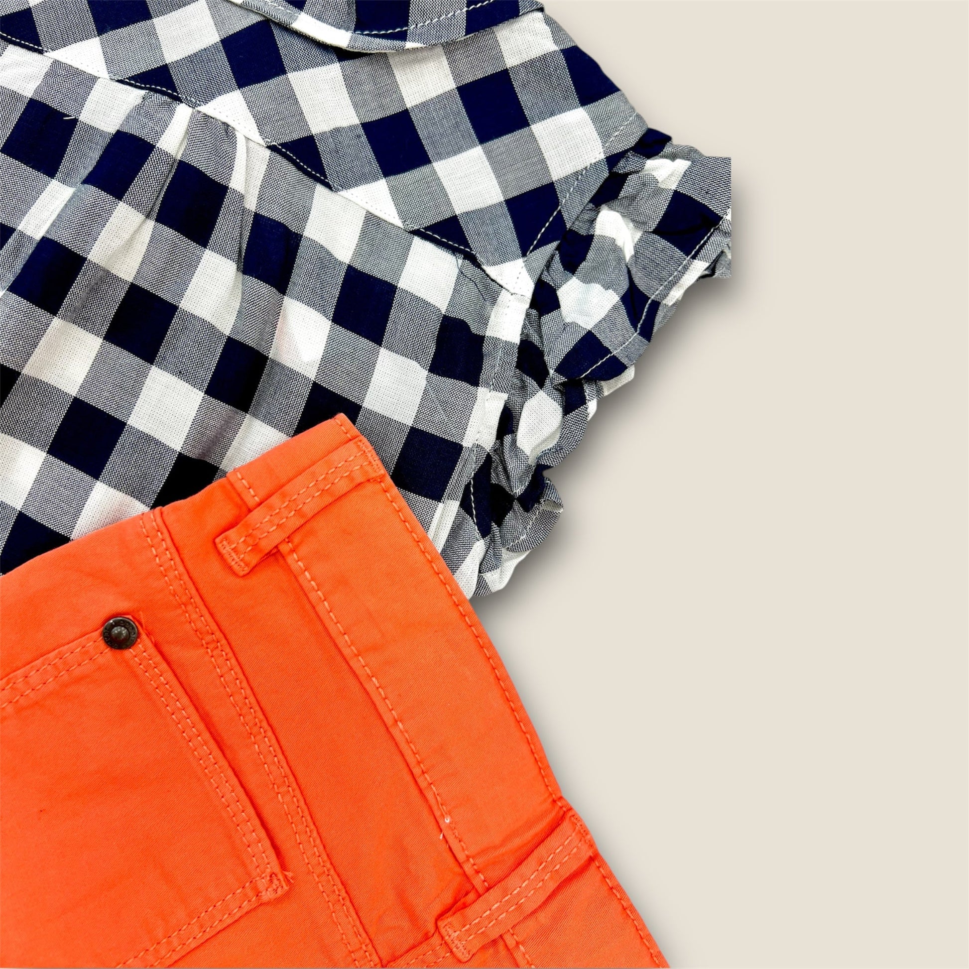 Conjunto cuadros y coral.