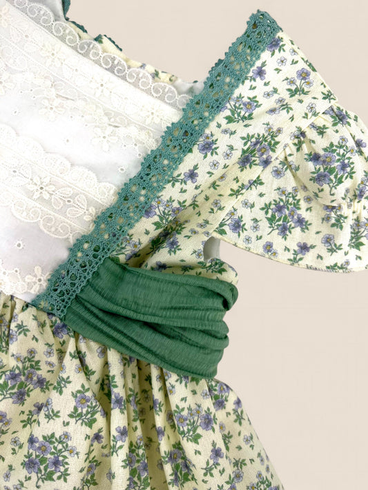 Vestido flores verdes.