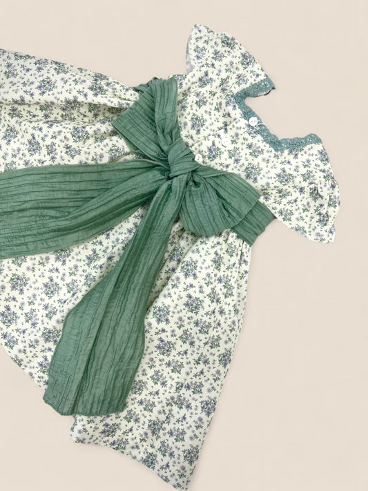 Vestido flores verdes.