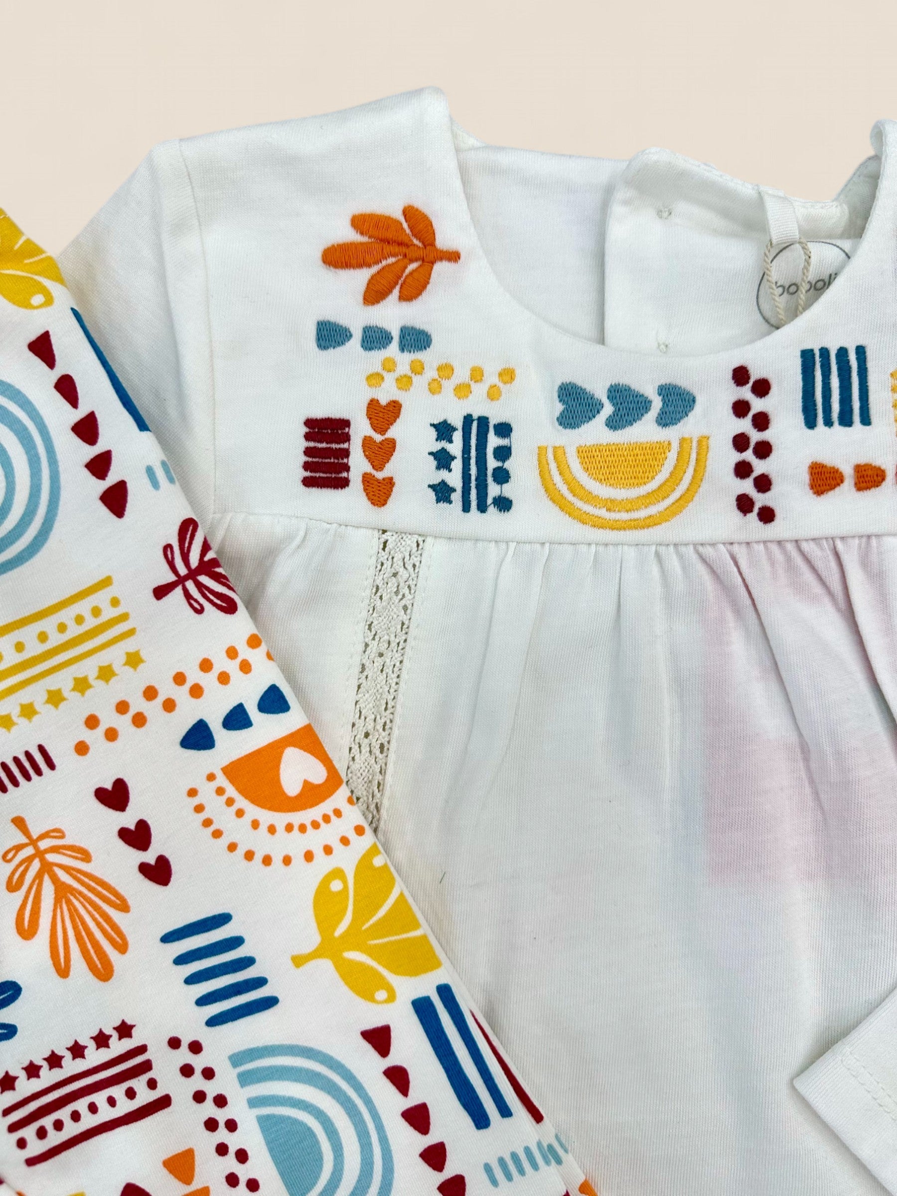 Conjunto étnico multicolor Peques del Valle