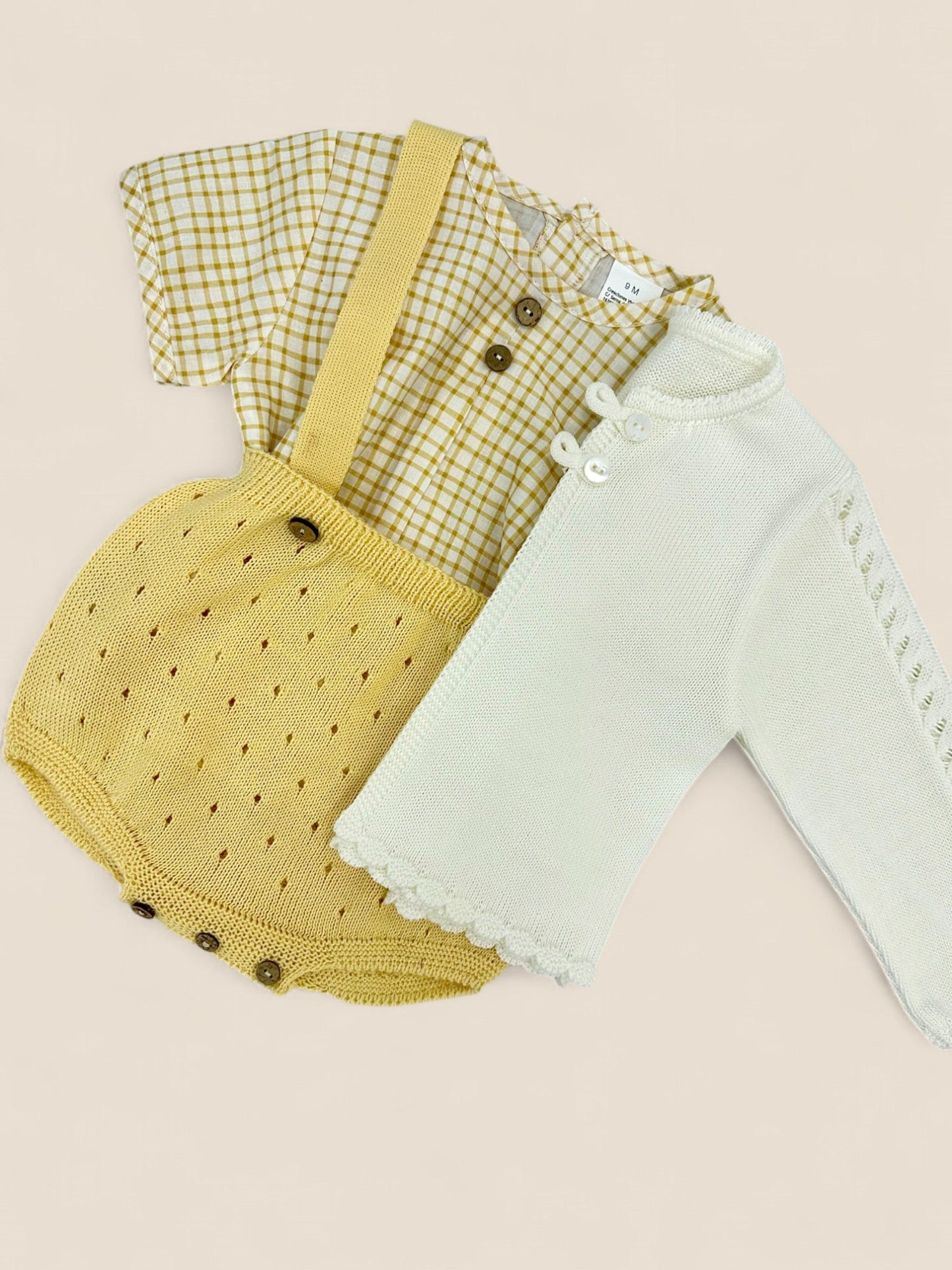 Conjunto mostaza y vichy con chaqueta Peques del Valle
