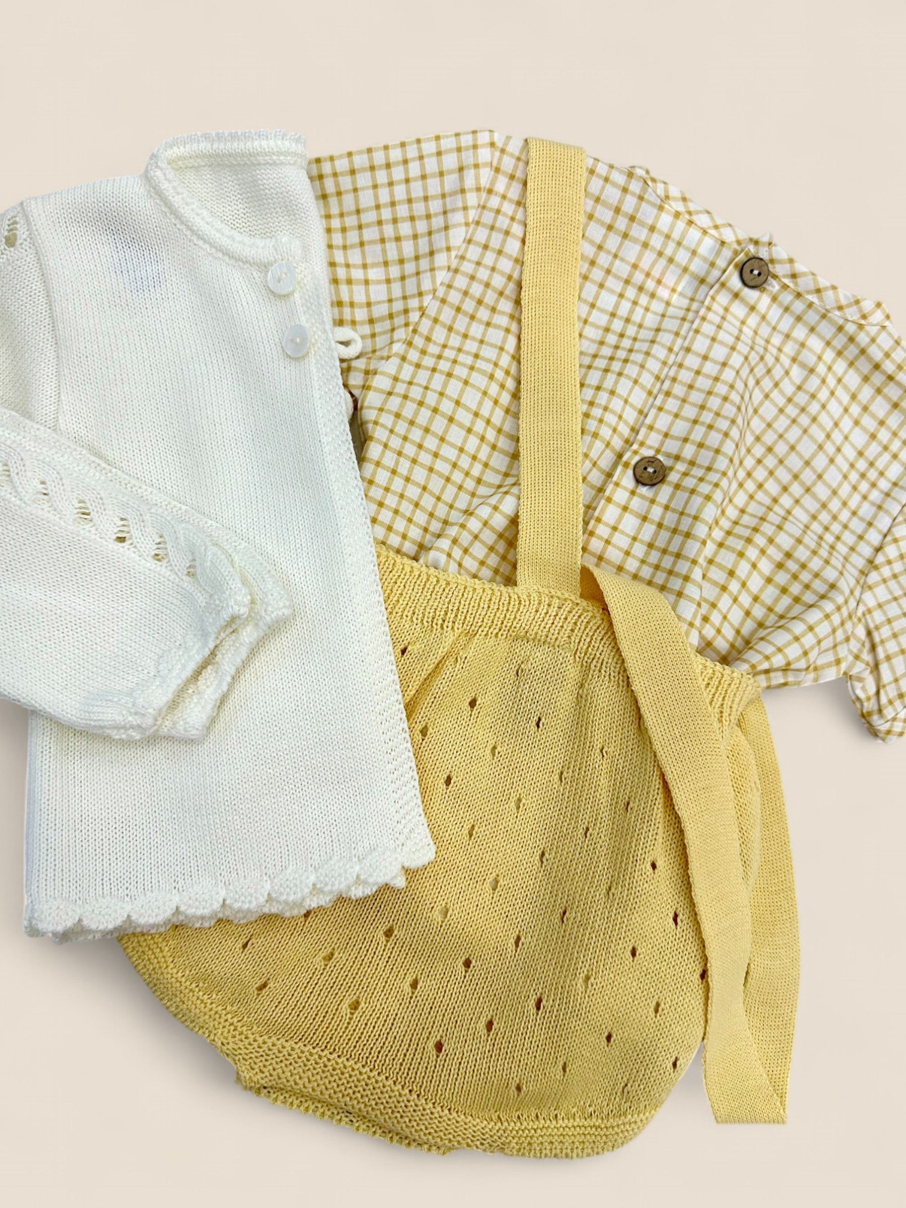 Conjunto mostaza y vichy con chaqueta Peques del Valle