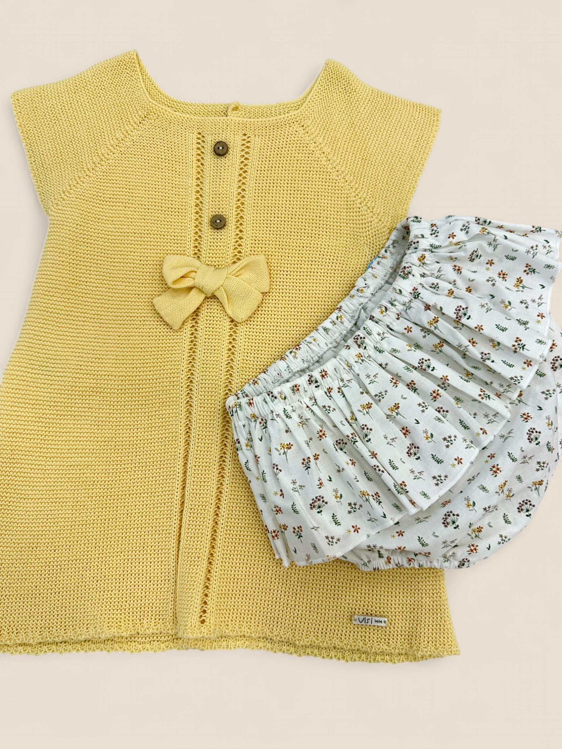 Vestido mostaza con toque floral Peques del Valle