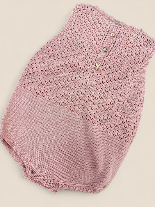 Ranita rosa punto calado con lazo floral.