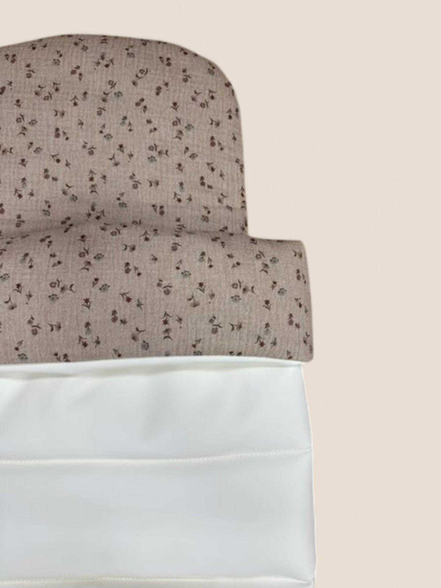 Saco de polipiel blanca y muselina beige con florecitas vintage Peques del Valle