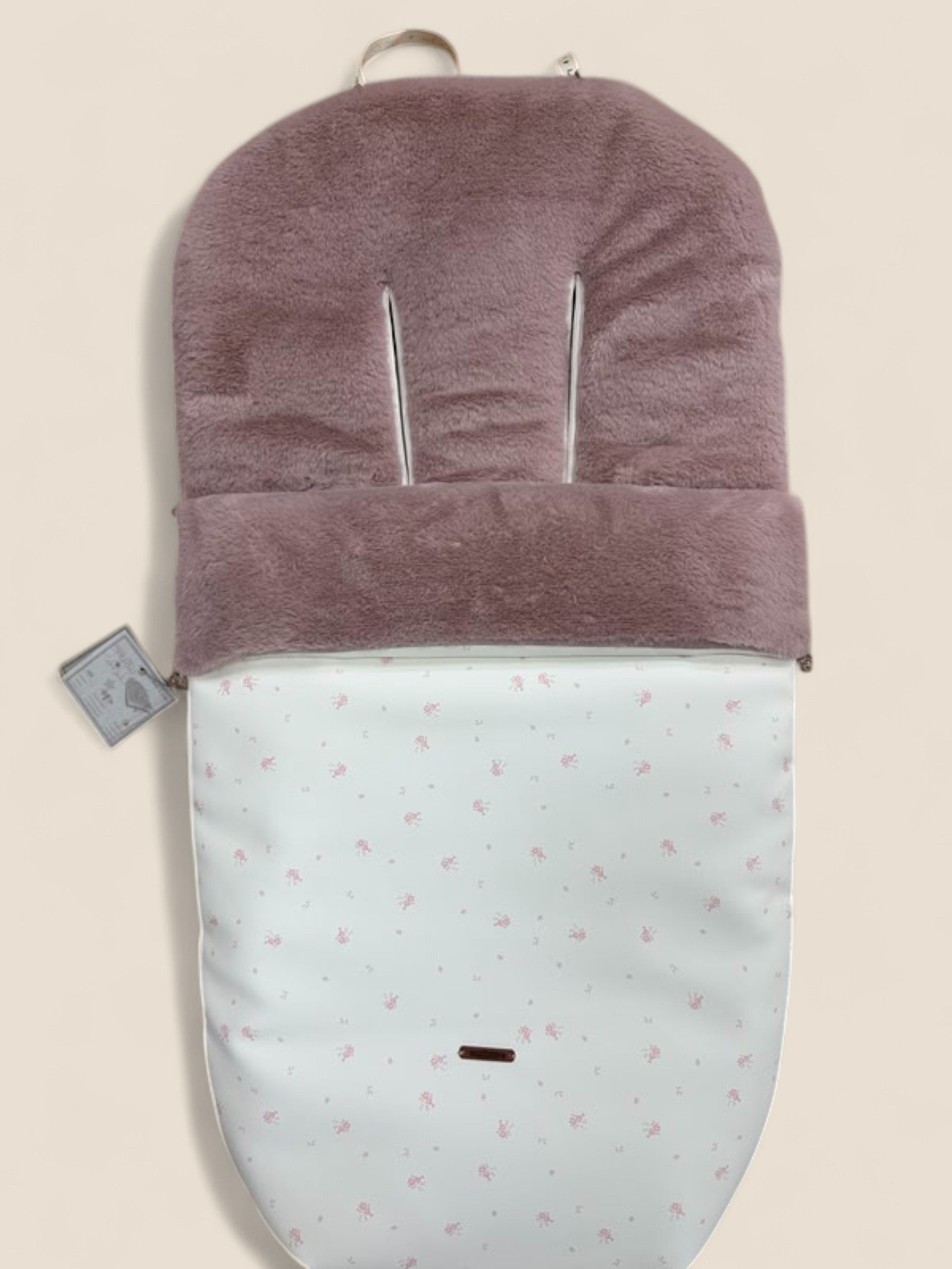 Saco universal de invierno polipiel blanca con flores rosa y pelo suave malva Peques del Valle