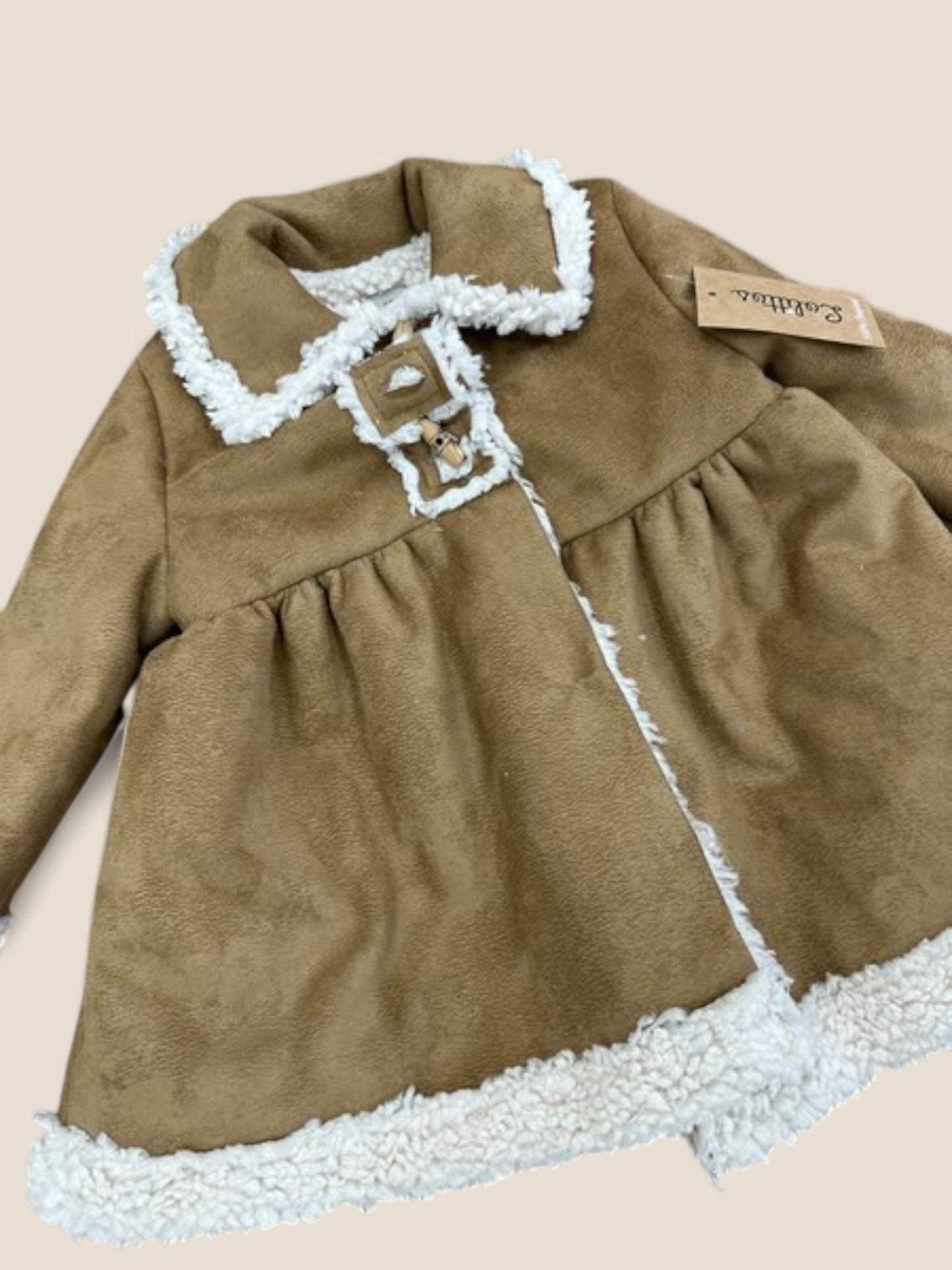 Abrigo bebé borreguito camel con cierre hebilla Lolittos