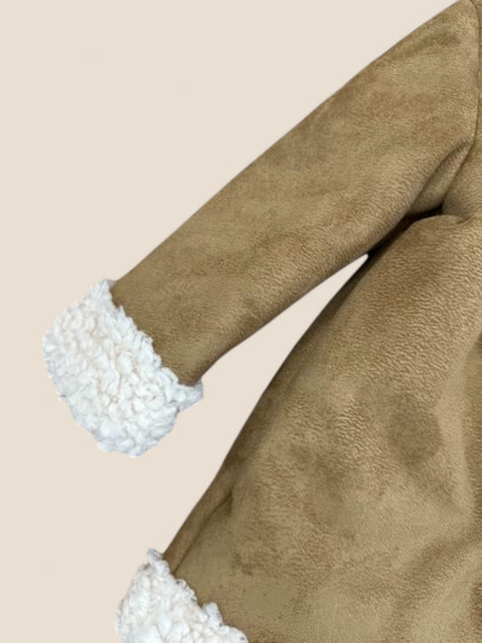 Abrigo bebé borreguito camel con cierre hebilla Lolittos