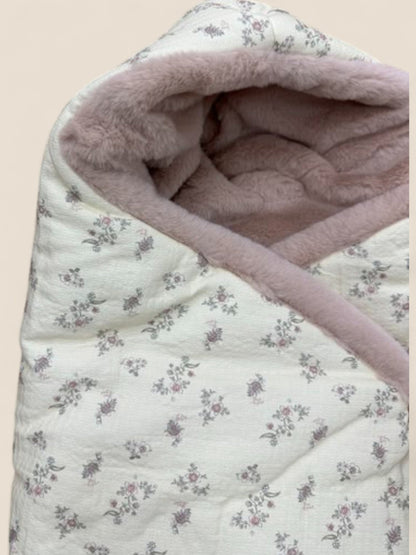 Arrullo capazo bebé flores rosa MOM babybags UZTURRE