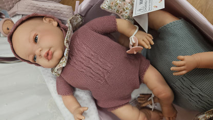 Muñeco bebé reborn realista con conjunto rosa empolvado de punto — 45 cm Peques del Valle