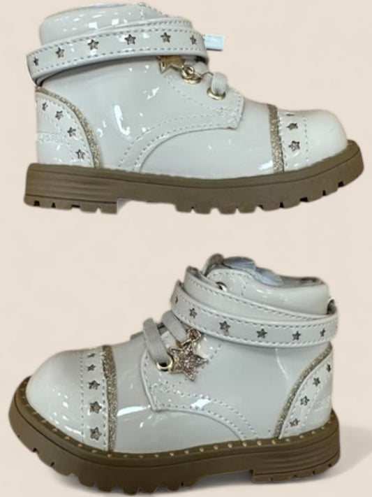 Botas Mayoral charol blancas con estrellas Mayoral