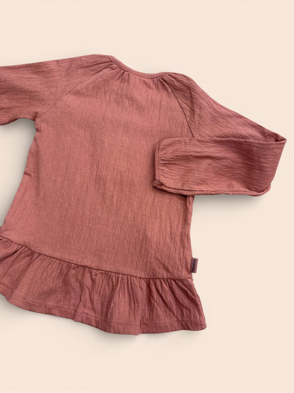 Camiseta teja con volante y corazón bebé