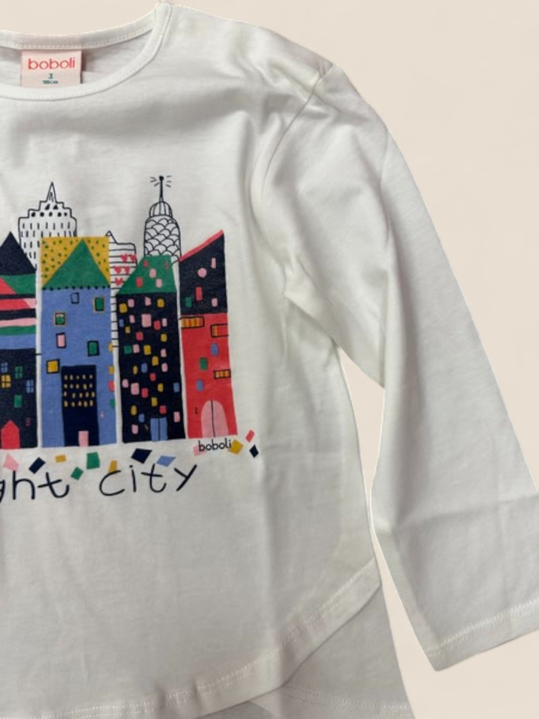 Camiseta blanca niña con estampado 