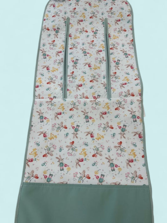 Colchoneta universal con conejitos y ribete verde menta Peques del Valle