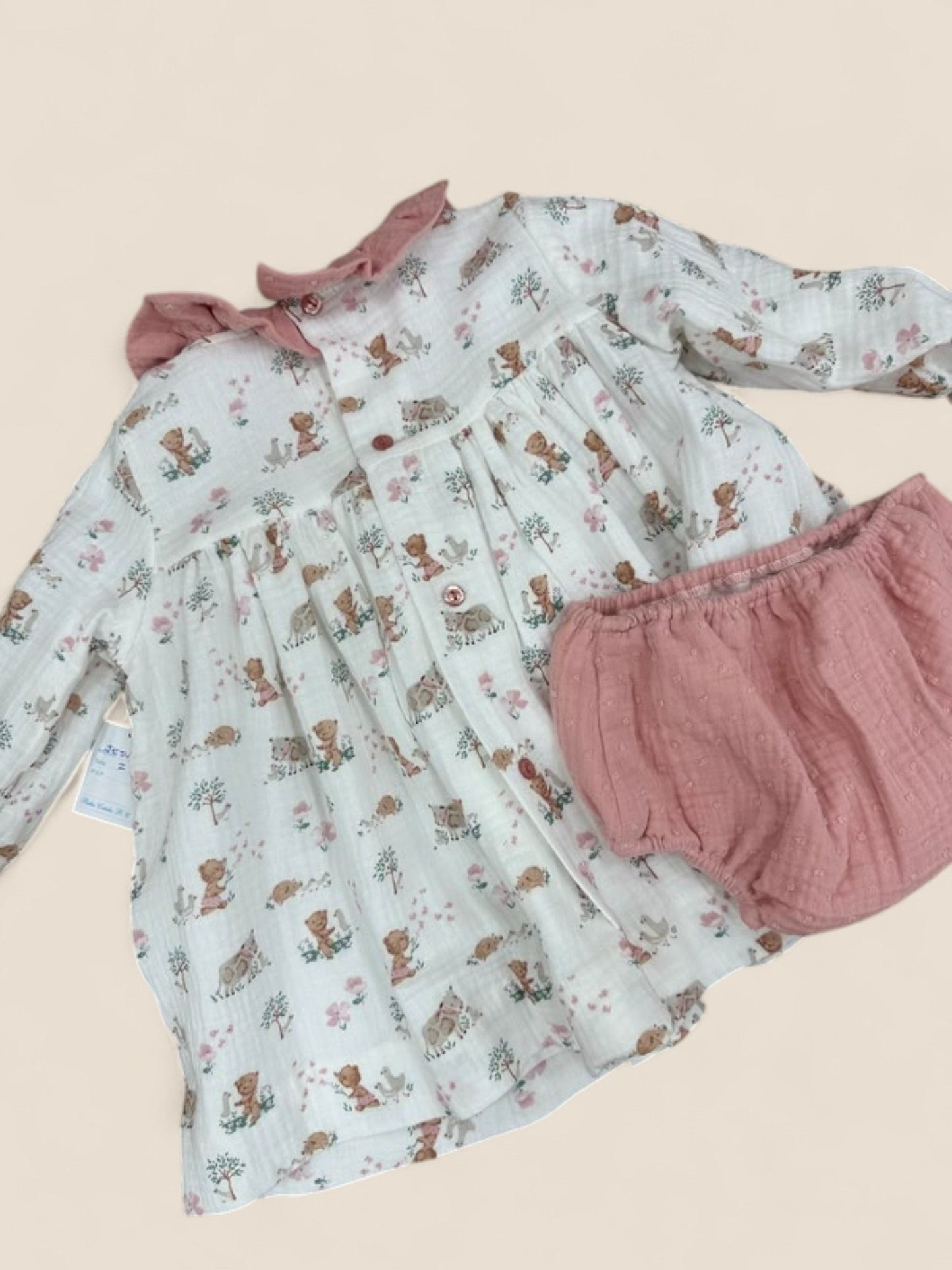 Conjunto bebé animalitos con pechera rosa y braguita a juego Belén Costales