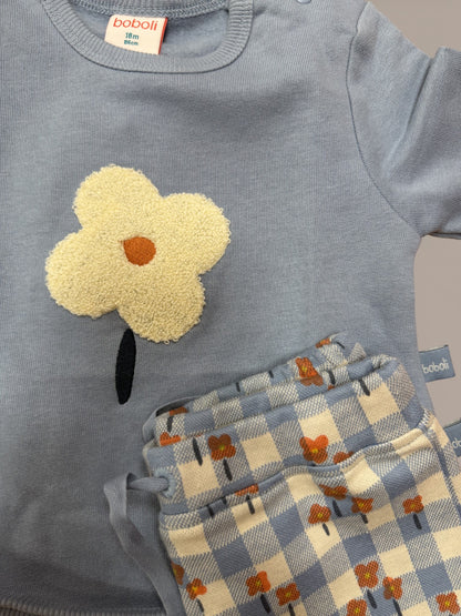 Conjunto bebé azul con sudadera flor y pantalón cuadro vichy
