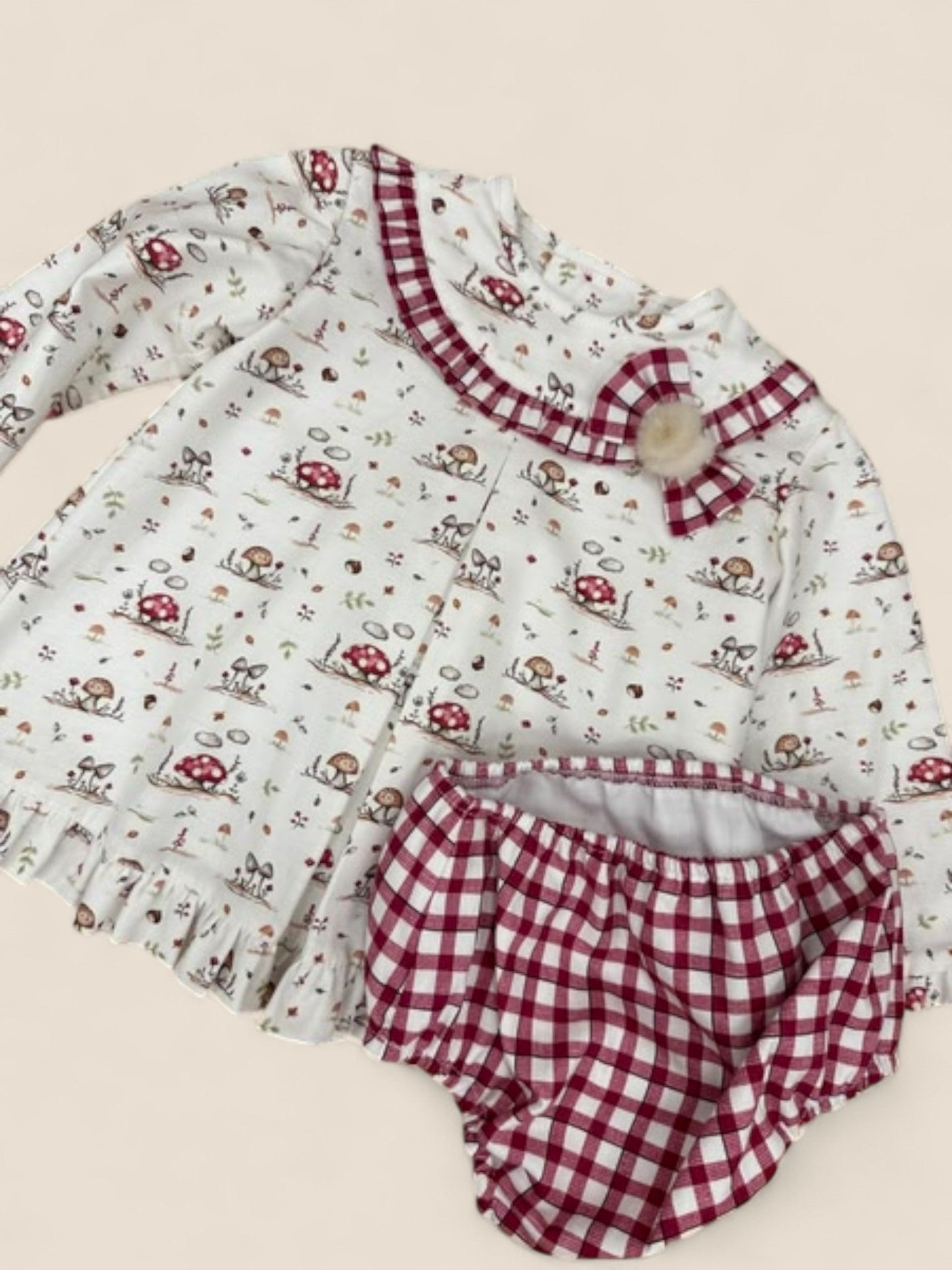 Conjunto bebé cuadros burdeos y blusa estampada bosque Belén Costales