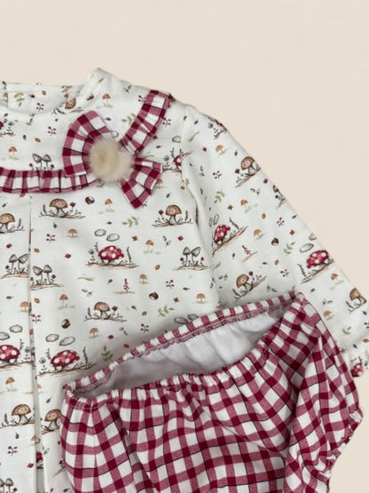 Conjunto bebé cuadros burdeos y blusa estampada bosque Belén Costales