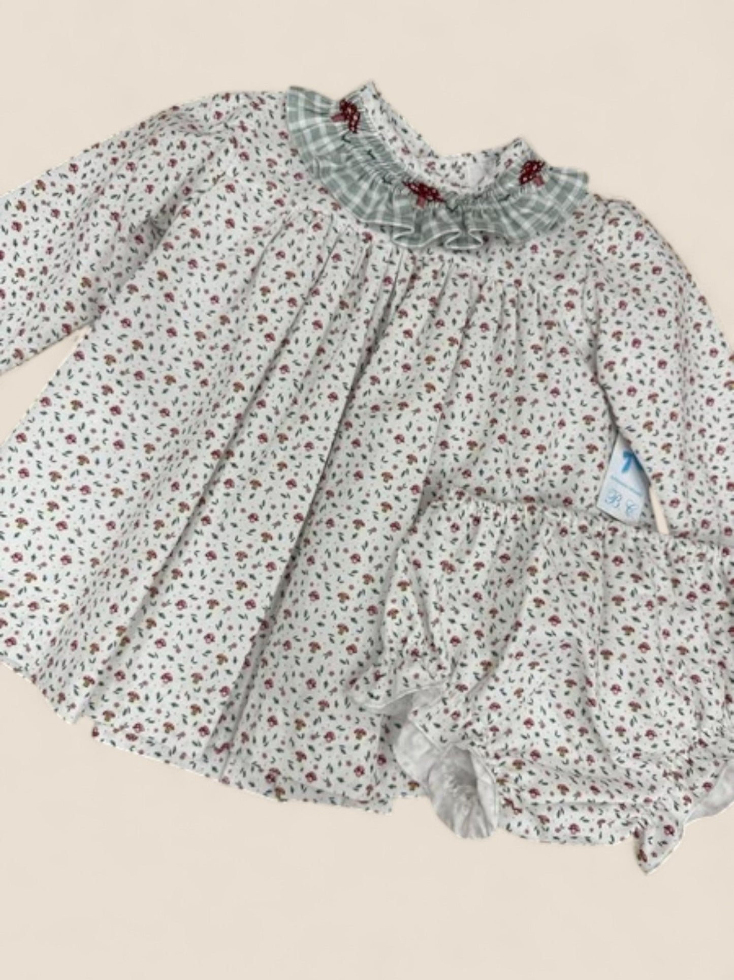 Conjunto bebé flores con cuello volante de cuadros verdes Belén Costales
