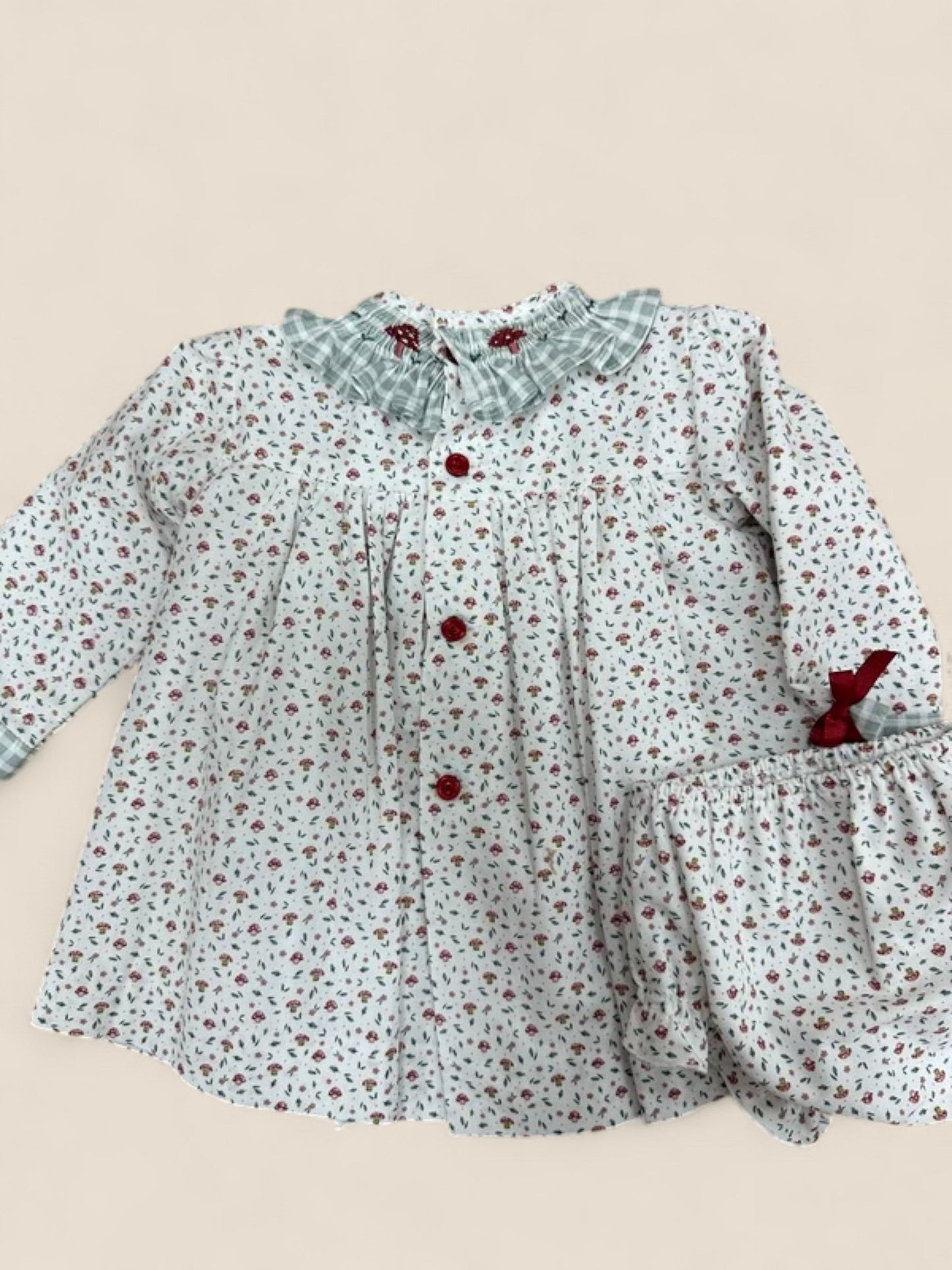 Conjunto bebé flores con cuello volante de cuadros verdes Belén Costales